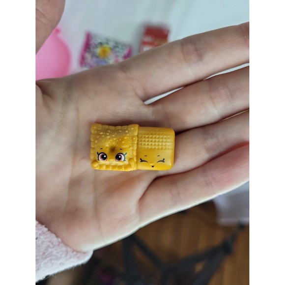 Real littles shopkins Snack Ball Chupa Chups Sucker Cheez it Ball - Picture 5 of 13